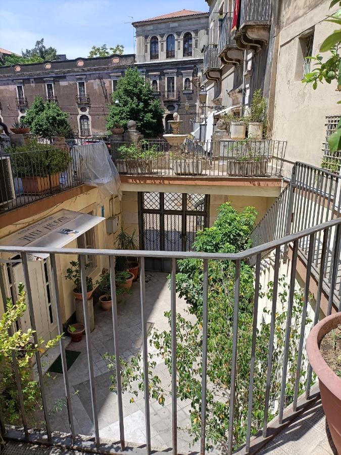 Residenza La Vecchia Cattedrale Catania Exterior foto